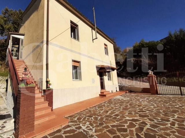 Casa indipendente in vendita a Massa Marittima