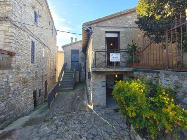 Casa indipendente in vendita a Massa Martana PG