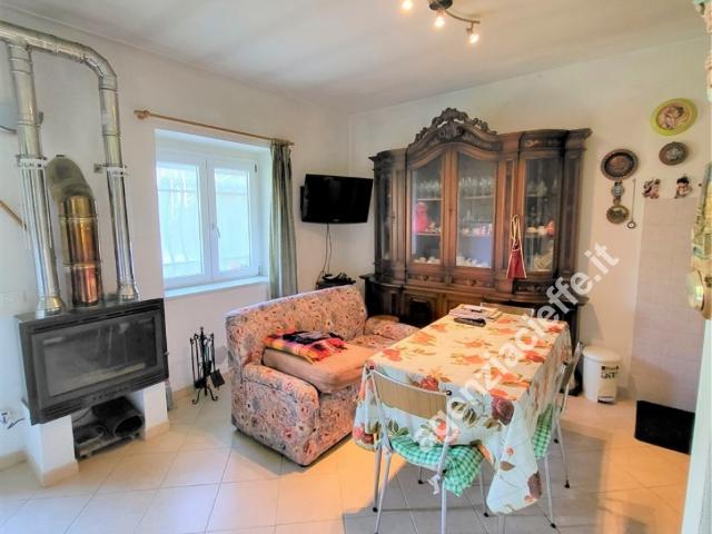 CASA INDIPENDENTE in VENDITA a MASSA Massa di 3 vani