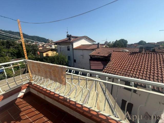 Casa indipendente in vendita a Massa MS