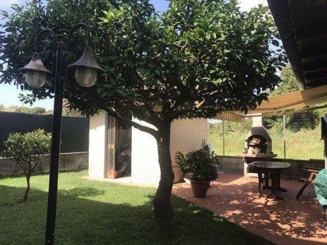 Casa indipendente in vendita a Massa MS