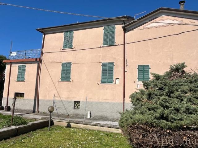 Casa indipendente in vendita a Massa MS