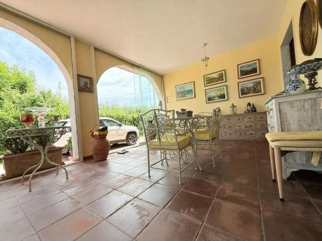 Casa indipendente in vendita a Massa MS