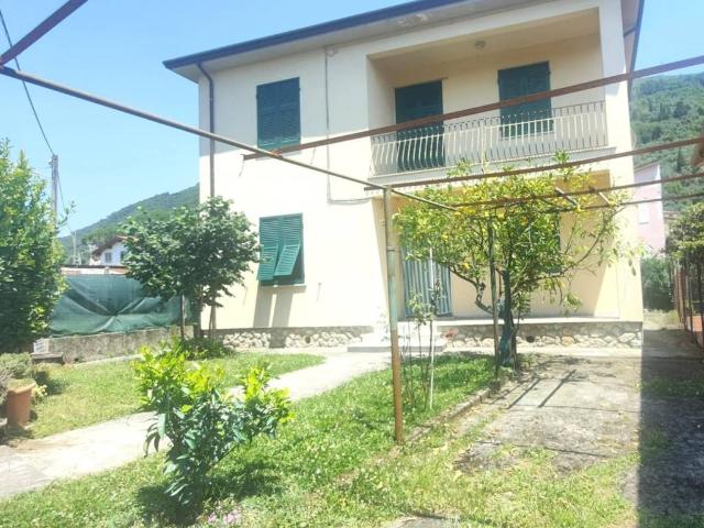 Casa indipendente in vendita a Massa MS