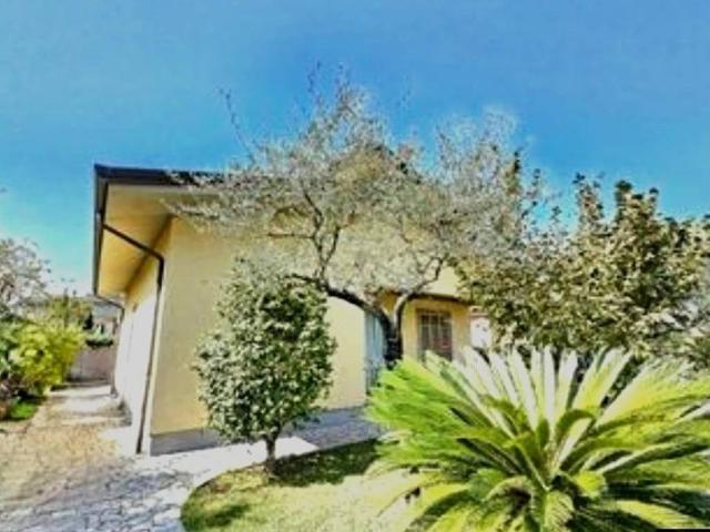 Casa indipendente in vendita a Massa MS