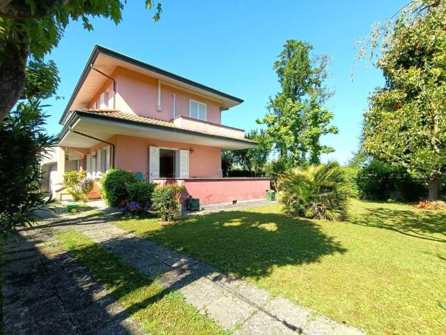 Casa indipendente in vendita a Massa MS