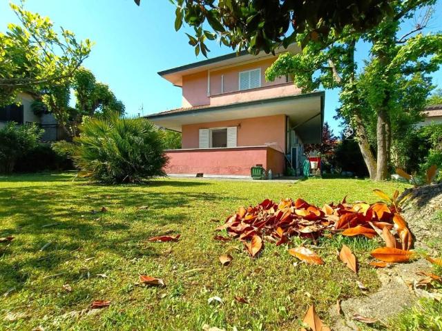 Casa indipendente in vendita a Massa MS