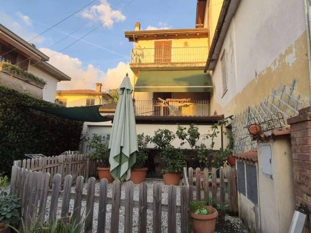 Casa indipendente in vendita a Massa MS