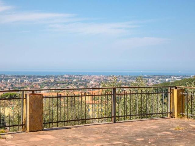 Casa indipendente in vendita a Massa MS