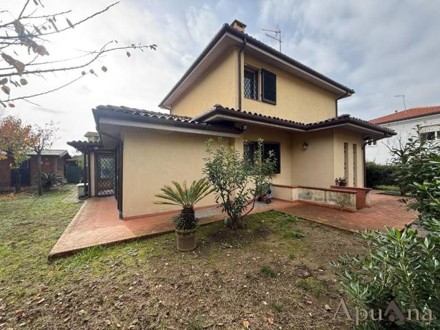 Casa indipendente in vendita a Massa MS