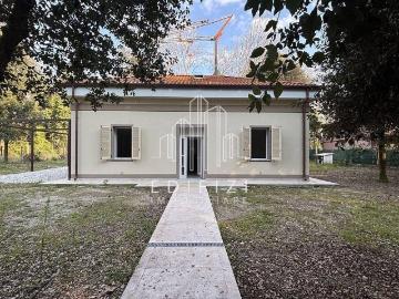 Casa indipendente in vendita a Massa MS