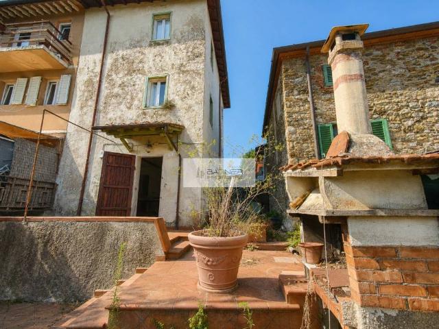 Casa indipendente in vendita a Massarosa LU