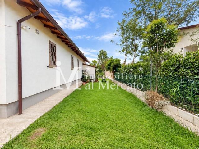Casa indipendente in vendita a Massarosa LU