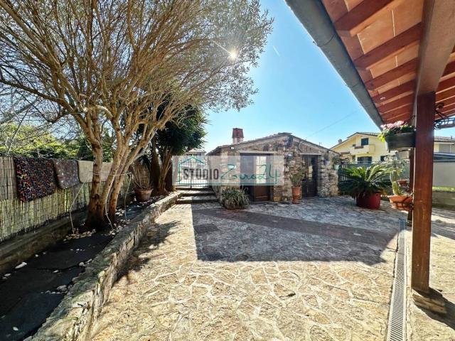Casa indipendente in vendita a Massarosa LU