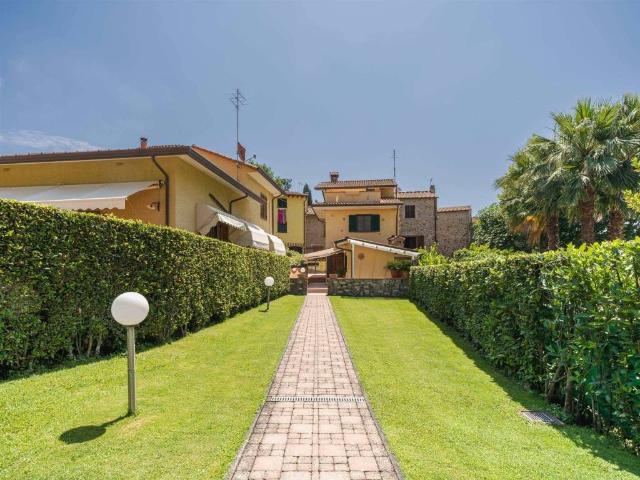 Villa in vendita a Massarosa LU