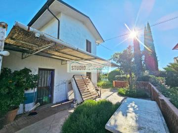 Casa indipendente in vendita a Massarosa LU