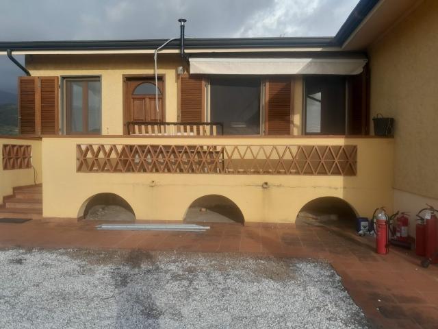 CASA INDIPENDENTE in VENDITA a MASSAROSA Stiava di 4 vani