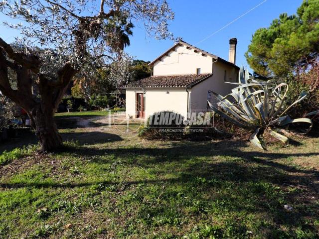 Casa indipendente in vendita a Massignano AP
