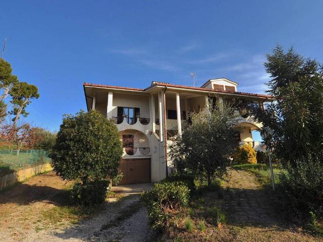 Casa indipendente in vendita a Massignano AP
