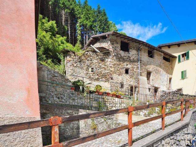 Casa indipendente in vendita a Mezzoldo BG