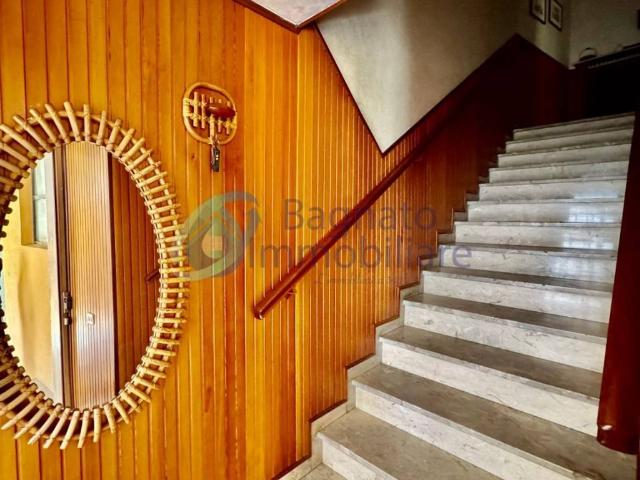 Casa indipendente in vendita a Mezzomerico NO