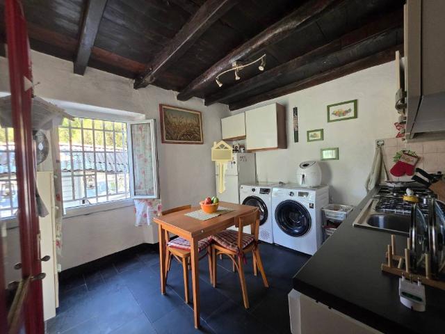 Casa indipendente in vendita a Mezzanego GE