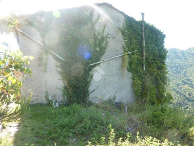 Casa indipendente in vendita a Mezzanego GE