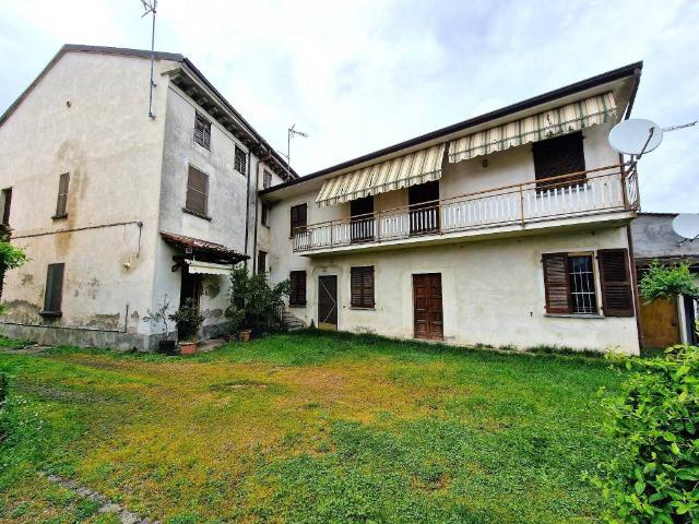 Casa indipendente in vendita a Mezzanino PV