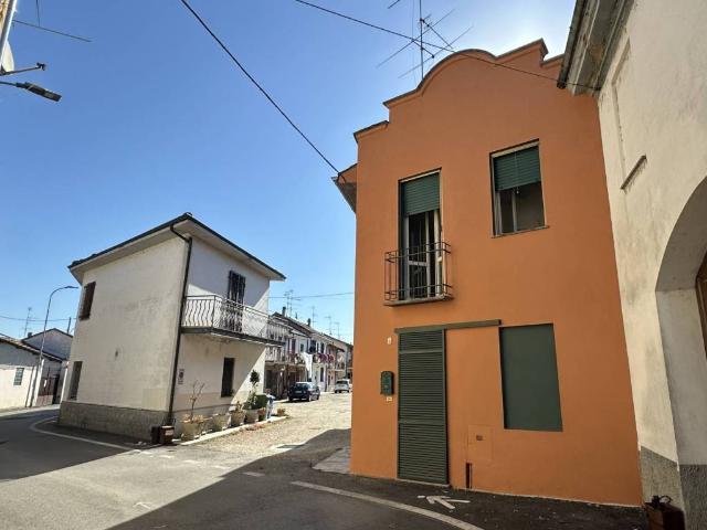 Casa indipendente in vendita a Mede PV