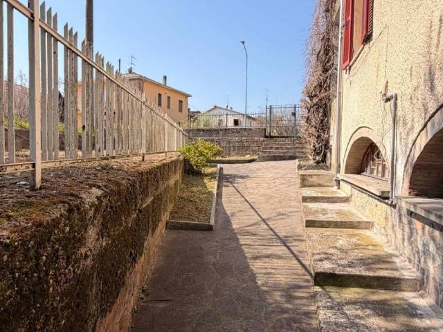 Casa indipendente in vendita a Medesano PR