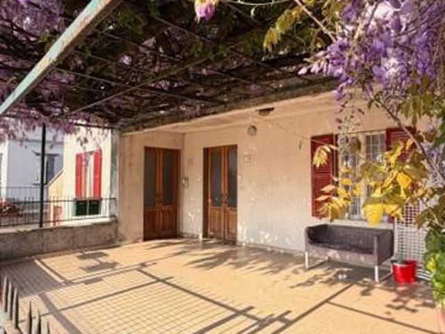 Casa indipendente in vendita a Medesano PR
