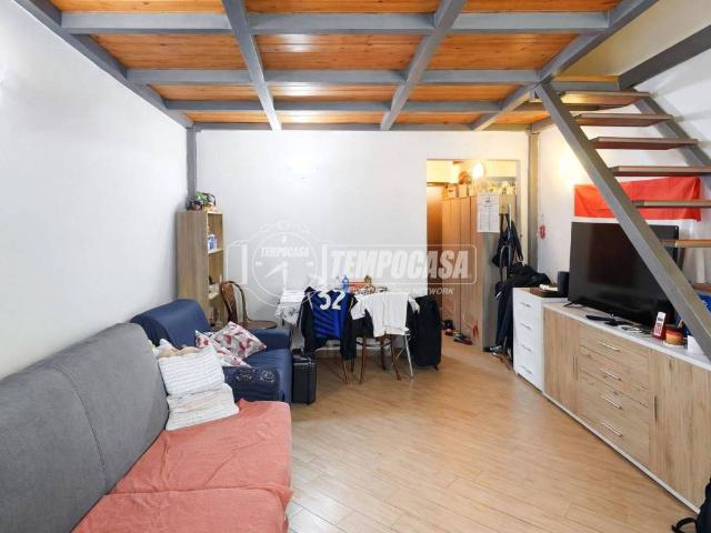 Casa indipendente in vendita a Mediglia MI
