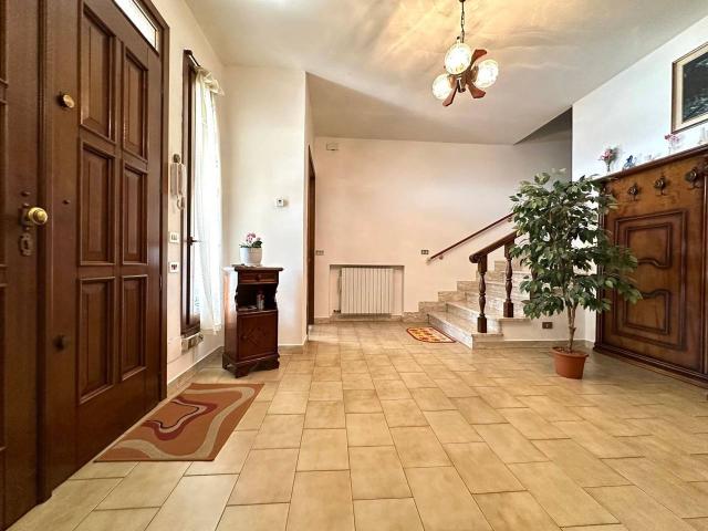 Casa indipendente in vendita a Megliadino San Vitale