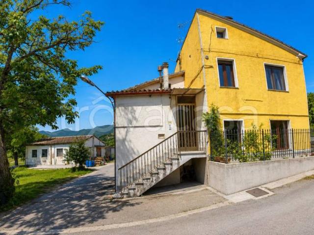 Casa indipendente in vendita a Melano, Fabriano
