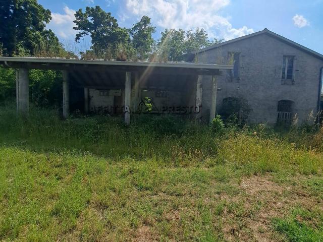 Casa indipendente in vendita a Meldola, Meldola