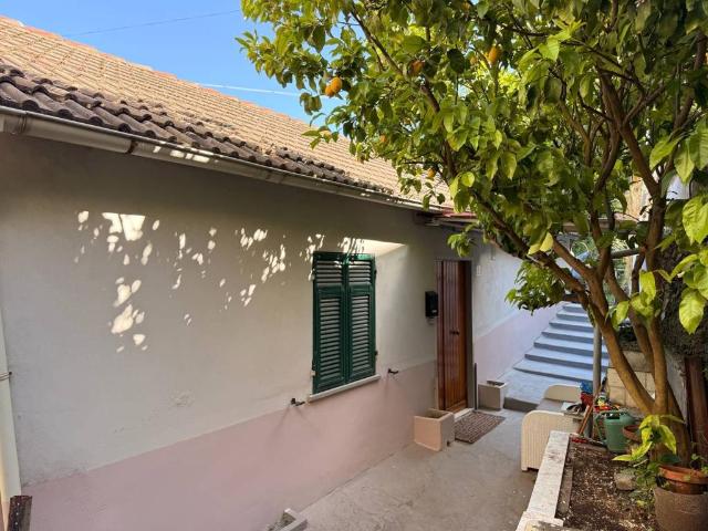 Casa indipendente in vendita a Mele GE
