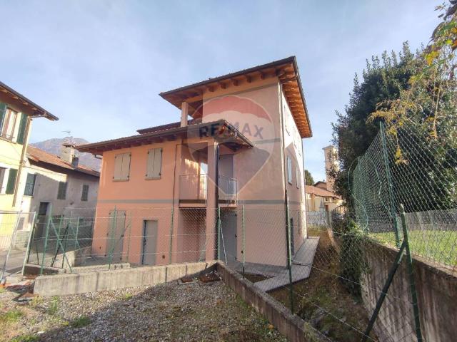 Casa indipendente in vendita a Menaggio CO