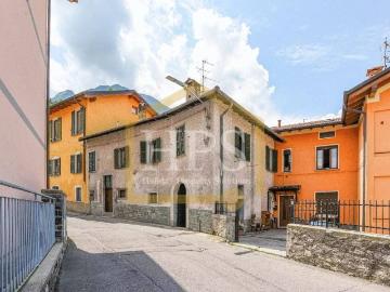 Casa indipendente in vendita a Menaggio CO