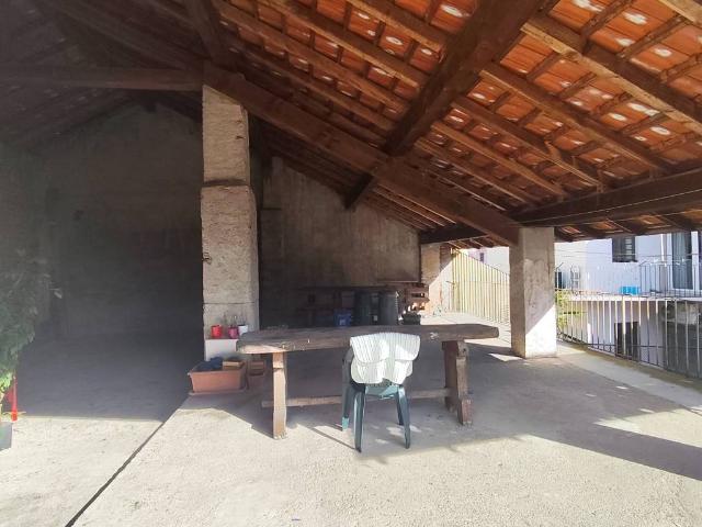 Casa indipendente in vendita a Mercallo VA