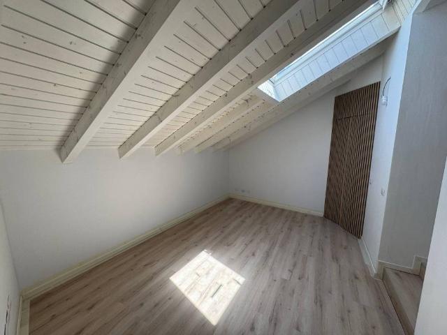 Casa indipendente in vendita a Mercallo VA