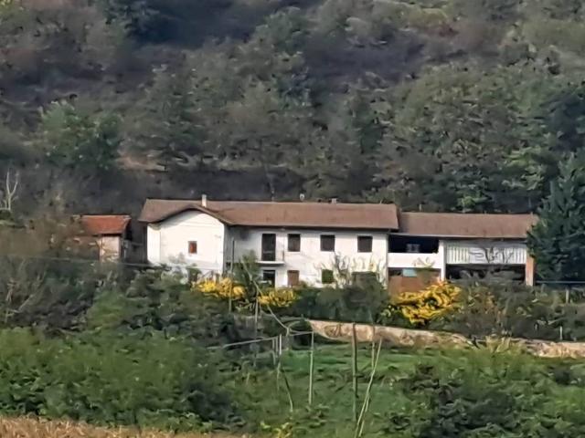 Casa indipendente in vendita a Merana AL