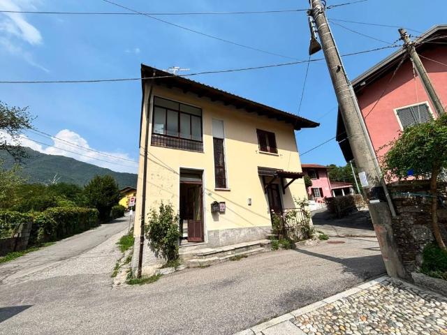 Casa indipendente in vendita a Mergozzo VB
