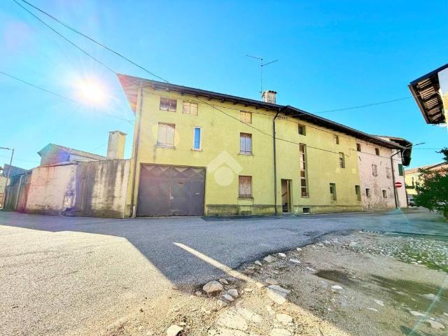 Casa indipendente in vendita a Mereto di Tomba UD