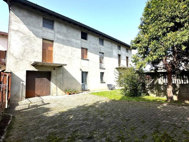 Casa indipendente in vendita a Merone CO