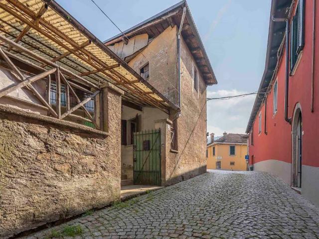 Casa indipendente in vendita a Miasino NO