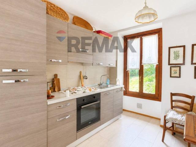 Casa indipendente in vendita a Cambiasca