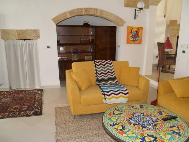 Casa indipendente in vendita a Miggiano LE
