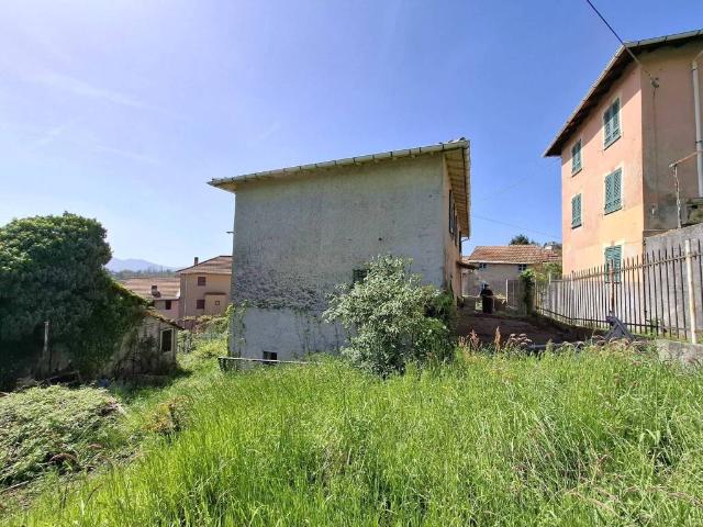 Casa indipendente in vendita a Mignanego GE
