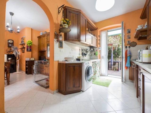Casa indipendente in vendita a Mignanego GE
