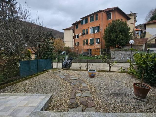 Casa indipendente in vendita a Mignanego GE